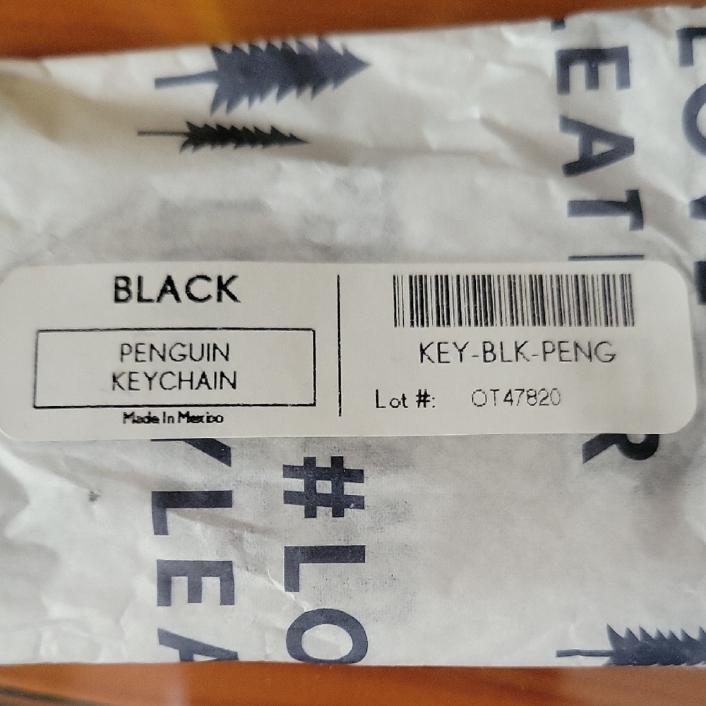 Portland Leather Black Penguin Keychain - Picture 5 of 5